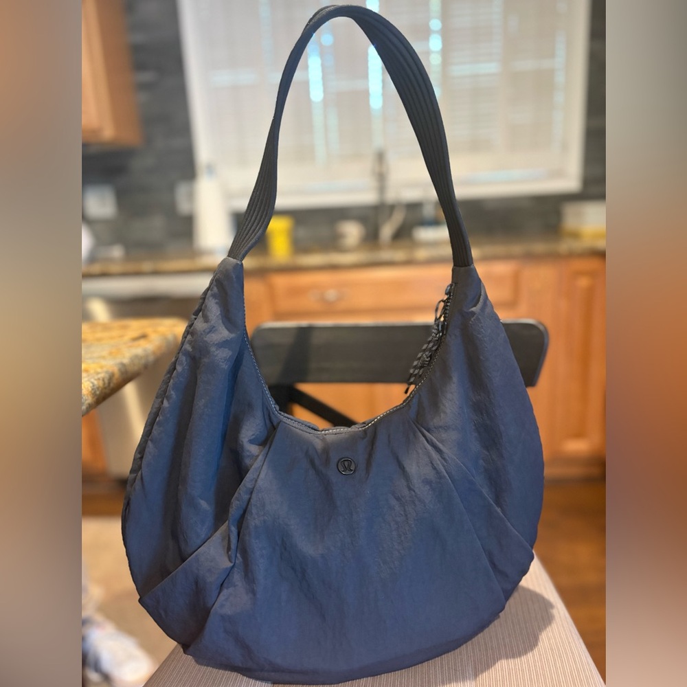 Lululemon Pleated Shoulder Bag 10L